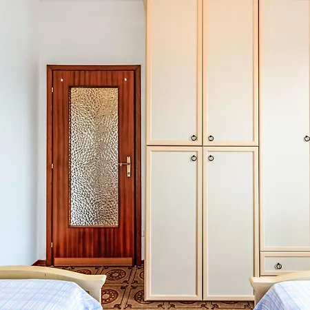 Elena By Interhome Lejlighed